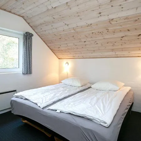 12 Person Holiday In Bl Vand